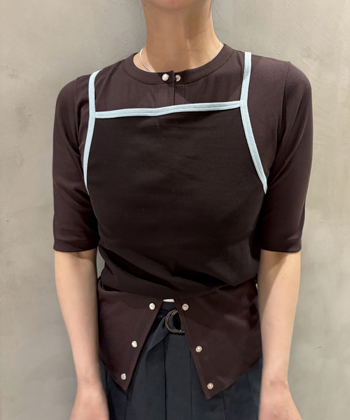 IENA LA BOUCLE(イエナラブークル)の「IENA LA BOUCLE コットンリブスナップハーフスリーブカーディガン(Tシャツ/カットソー・レディース・ブラウン/ブラック・FREE)」の15枚目の写真
