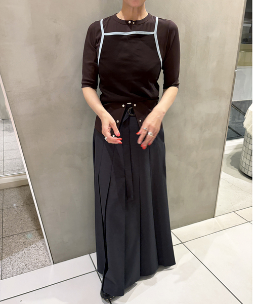 IENA LA BOUCLE(イエナラブークル)の「IENA LA BOUCLE コットンリブスナップハーフスリーブカーディガン(Tシャツ/カットソー・レディース・ブラウン/ブラック・FREE)」の17枚目の写真