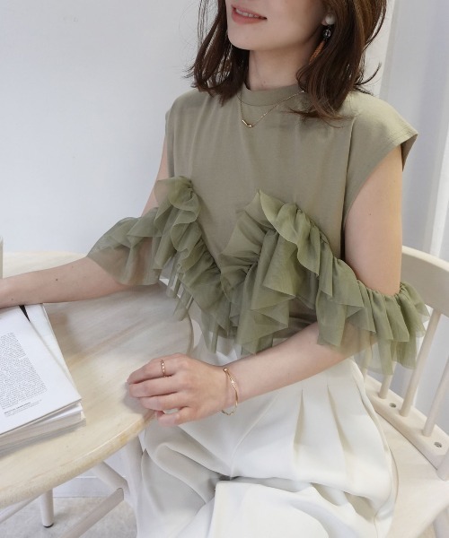 CORNERS(コーナーズ)の「2wayチュールフリルフレンチTシャツ(Tシャツ/カットソー・レディース・オフホワイト/ブラック/オリーブ/モカ・M)」の4枚目の写真