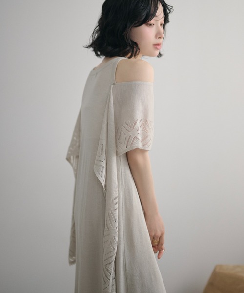LAULEN(ローレン)の「multi way shawl set american sleeve dress /マルチウェイショールセット アメリカンスリーブドレス(ワンピース・レディース・グレー/ブラック・FREE)」の9枚目の写真