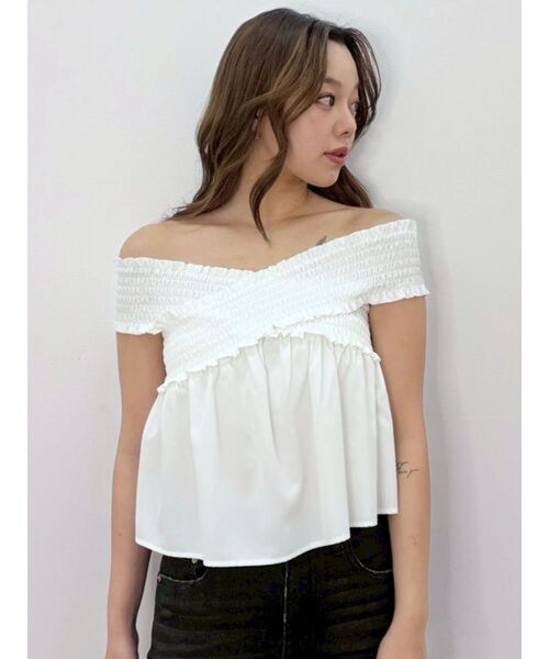 EVRIS(エヴリス)の「ギャザーオフショルトップス(Tシャツ/カットソー・レディース・その他1/ブラック/ホワイト・FREE)」の1枚目の写真