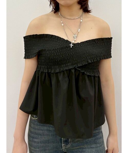 EVRIS(エヴリス)の「ギャザーオフショルトップス(Tシャツ/カットソー・レディース・その他1/ブラック/ホワイト・FREE)」の2枚目の写真