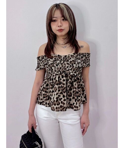 EVRIS(エヴリス)の「ギャザーオフショルトップス(Tシャツ/カットソー・レディース・その他1/ブラック/ホワイト・FREE)」の13枚目の写真