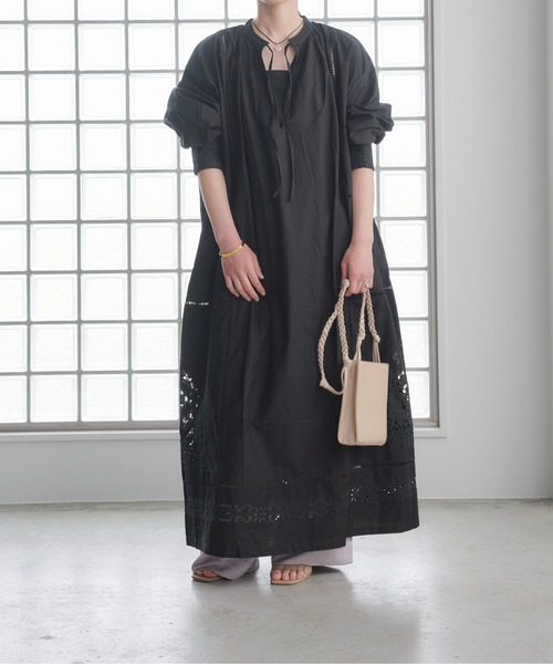 Pqran(クラン)の「カットワーク刺繍カフタンワンピース(ワンピース・レディース・ブラック/オフホワイト・FREE)」の3枚目の写真