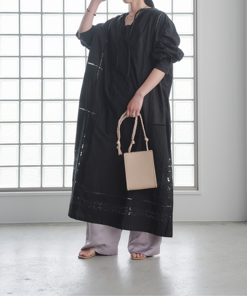 Pqran(クラン)の「カットワーク刺繍カフタンワンピース(ワンピース・レディース・ブラック/オフホワイト・FREE)」の4枚目の写真