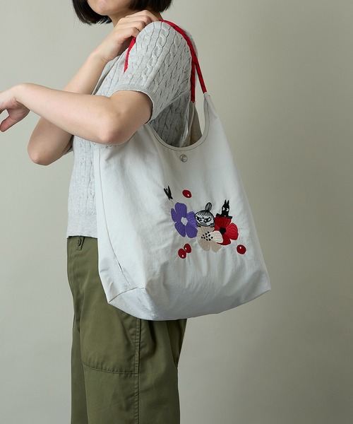 MOOMIN(ムーミン)の「【MOOMIN】(ムーミン) 軽量 A4 B4収納 軽撥水 刺繍 マルシェバッグ RMPK-06HR(トートバッグ・レディース・ライトグレー/ネイビー/ベージュ/カーキ・ONE SIZE)」の19枚目の写真