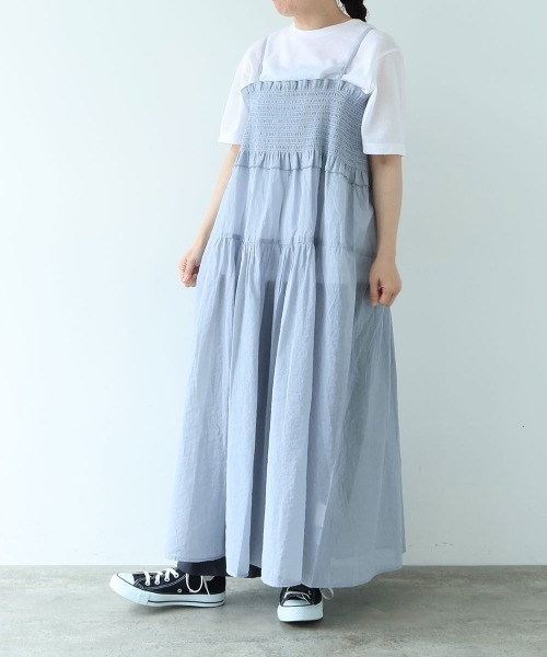 yuni(ユニ )の「Cotton Nylon sheer shirring jumper skirt(ワンピース・レディース・ブラック/グレー・FREE)」の1枚目の写真