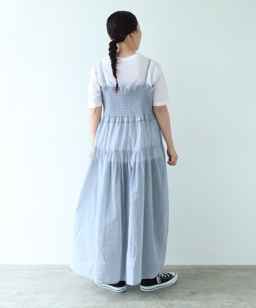 yuni(ユニ )の「Cotton Nylon sheer shirring jumper skirt(ワンピース・レディース・ブラック/グレー・FREE)」の22枚目の写真
