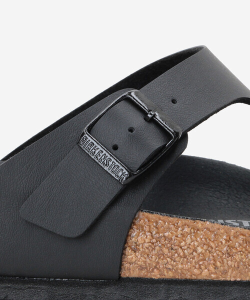 BIRKENSTOCK(ビルケンシュトック)の「BIRKENSTOCK | GiZEH BF TRIPLES BLACK MEN(サンダル・メンズ・ブラック・41/42/43/40)」の3枚目の写真