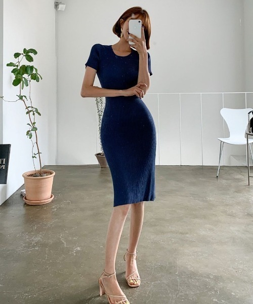 LETee(レティー)の「バックリボンで後ろ姿まで可愛い♪抜け感たっぷりニットワンピース(ワンピース・レディース・ネイビー/ブラック・FREE)」の17枚目の写真