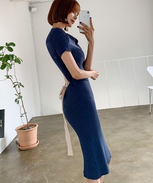 LETee(レティー)の「バックリボンで後ろ姿まで可愛い♪抜け感たっぷりニットワンピース(ワンピース・レディース・ネイビー/ブラック・FREE)」の20枚目の写真
