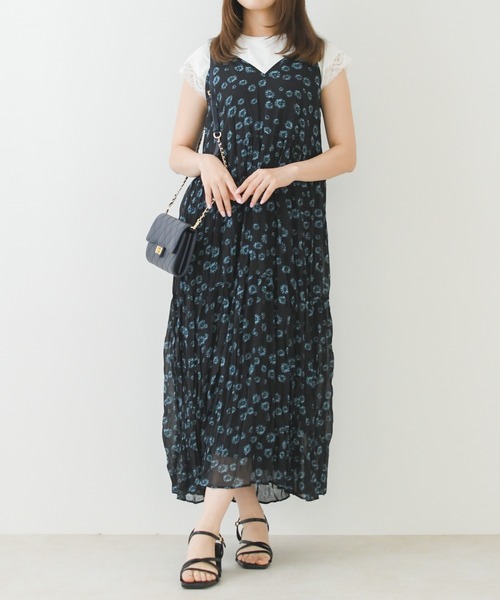 MISCH MASCH(ミッシュマッシュ)の「2026春夏新作 フェミニンフラワーキャミワンピース(ワンピース・レディース・ピンク/ブルー・フリ-)」の11枚目の写真