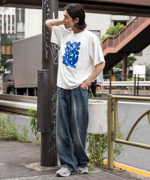 BAYFLOW（ベイフロー）の「[WEB限定/ユニセックス]アソートアートデザインTシャツ（Tシャツ/カットソー・レディース・チャコールグレー/オフホワイト/ピンク/ライトイエロー・SMALL/MEDIUM）」の15枚目の写真