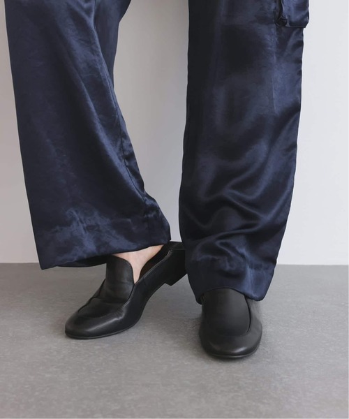 SLOBE IENA(スローブイエナ)の「《WEB限定カラーあり/追加》SLOBE ソフトローファー(ローファー・レディース・カーキ/ブラック・23cm/23.5cm/24cm/24.5cm)」の19枚目の写真