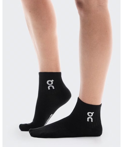 On(オン)の「On/オン Logo Sock Mid 3P(ソックス/靴下・メンズ・ブラック/グレー/ホワイト・M/S)」の1枚目の写真