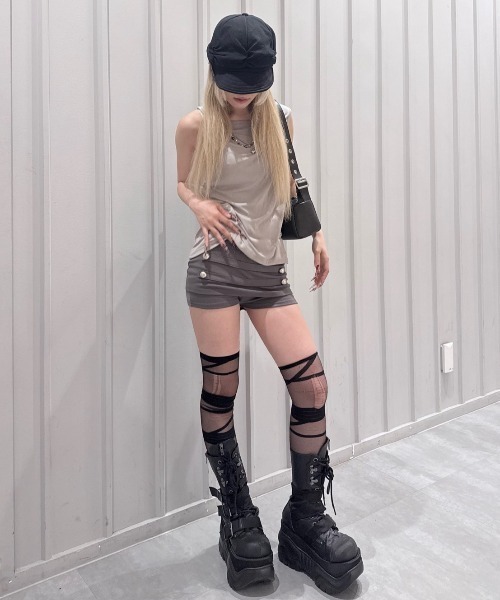 Never mind the XU / Chikashitsu+(ネバーマインド ザ エックスユー / チカシツプラス)の「【nmtc+】Button Shirring Skort (3color) / 【エヌエムティーシープラス】ナポレオンミニスカートパンツ(その他パンツ・レディース・ブラック/ホワイト/グレー・ONE SIZE)」の9枚目の写真