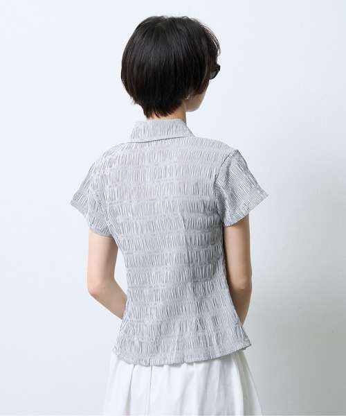NUJOH(ヌゾ)の「Shirring Stripe Slim Shirt / シャーリングストライプスリムシャツ(シャツ/ブラウス・レディース・ブラック/ライトブルー・FREE)」の9枚目の写真
