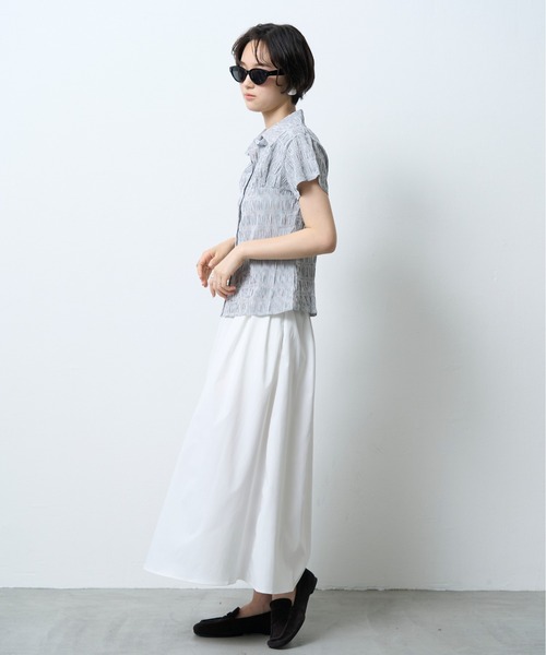 NUJOH(ヌゾ)の「Shirring Stripe Slim Shirt / シャーリングストライプスリムシャツ(シャツ/ブラウス・レディース・ブラック/ライトブルー・FREE)」の13枚目の写真