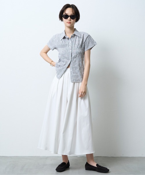 NUJOH(ヌゾ)の「Shirring Stripe Slim Shirt / シャーリングストライプスリムシャツ(シャツ/ブラウス・レディース・ブラック/ライトブルー・FREE)」の15枚目の写真