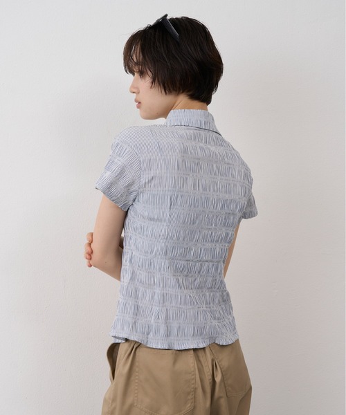NUJOH(ヌゾ)の「Shirring Stripe Slim Shirt / シャーリングストライプスリムシャツ(シャツ/ブラウス・レディース・ブラック/ライトブルー・FREE)」の17枚目の写真