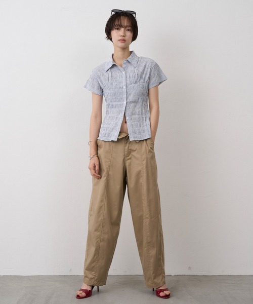 NUJOH(ヌゾ)の「Shirring Stripe Slim Shirt / シャーリングストライプスリムシャツ(シャツ/ブラウス・レディース・ブラック/ライトブルー・FREE)」の18枚目の写真