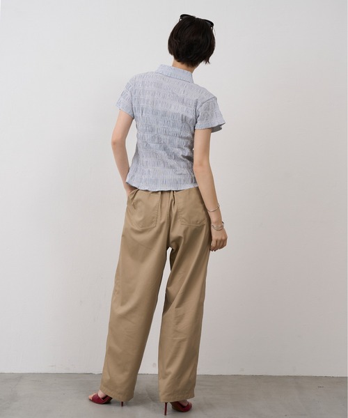 NUJOH(ヌゾ)の「Shirring Stripe Slim Shirt / シャーリングストライプスリムシャツ(シャツ/ブラウス・レディース・ブラック/ライトブルー・FREE)」の22枚目の写真