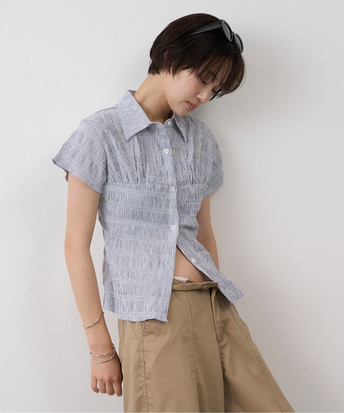 NUJOH(ヌゾ)の「Shirring Stripe Slim Shirt / シャーリングストライプスリムシャツ(シャツ/ブラウス・レディース・ブラック/ライトブルー・FREE)」の16枚目の写真