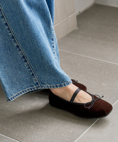 FLAT(フラット)の「Lエラスティックバレリーナ(バレエシューズ・レディース・ブラウン/サックスブルー/アイボリー・22cm/22.5cm/23cm/23.5cm/24cm/24.5cm/25cm)」の20枚目の写真