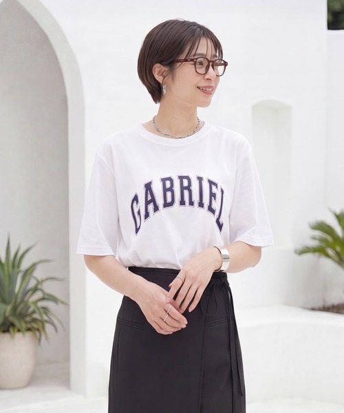 STYLE DELI(スタイルデリ)の「質感加工ロゴTシャツ/GABRIEL(Tシャツ/カットソー・レディース・チャコール/ネイビー/ホワイト・FREE)」の1枚目の写真