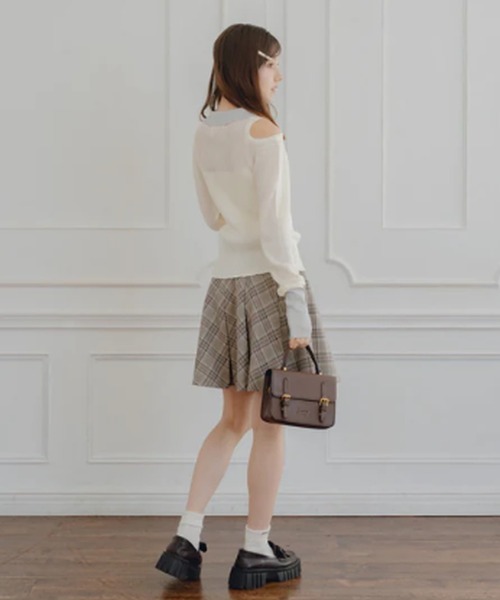 amr.(アムレ)の「ストーンシアーポロニット(ニット/セーター・レディース・ブルー/アイボリー・FREE)」の19枚目の写真