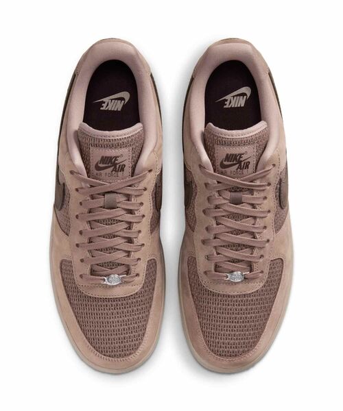 NIKE(ナイキ)の「ナイキ エア フォース 1 '07 LV8 メンズシューズ / Nike Air Force 1 '07 LV8 Men's Shoes II9807-200 Mink Brown(スニーカー・メンズ・ブラウン系その他・27.5/25.5/28/27/26.5/26/30/29.5/29/28.5/25/24.5/24)」の6枚目の写真