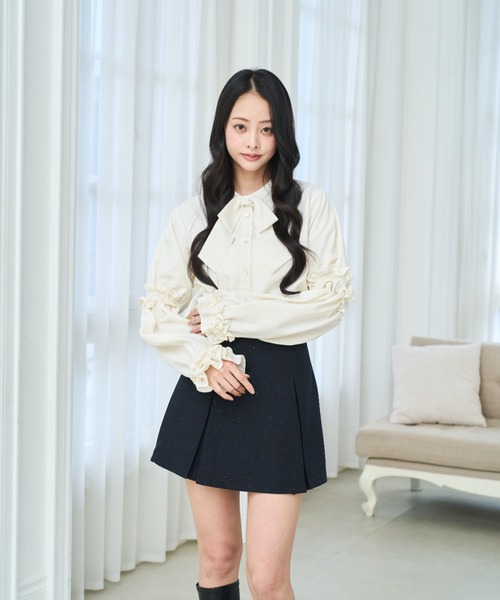 Lallana(ララーナ)の「Ribbon frill volume sleeve blouse/リボンフリルボリュームスリーブブラウス(シャツ/ブラウス・レディース・ライトブルー/アイボリー・FREE)」の7枚目の写真