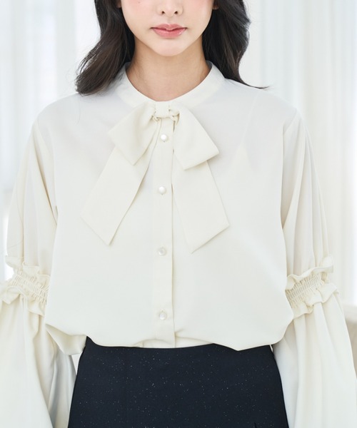 Lallana(ララーナ)の「Ribbon frill volume sleeve blouse/リボンフリルボリュームスリーブブラウス(シャツ/ブラウス・レディース・ライトブルー/アイボリー・FREE)」の8枚目の写真