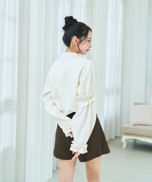 Lallana(ララーナ)の「Ribbon frill volume sleeve blouse/リボンフリルボリュームスリーブブラウス(シャツ/ブラウス・レディース・ライトブルー/アイボリー・FREE)」の12枚目の写真