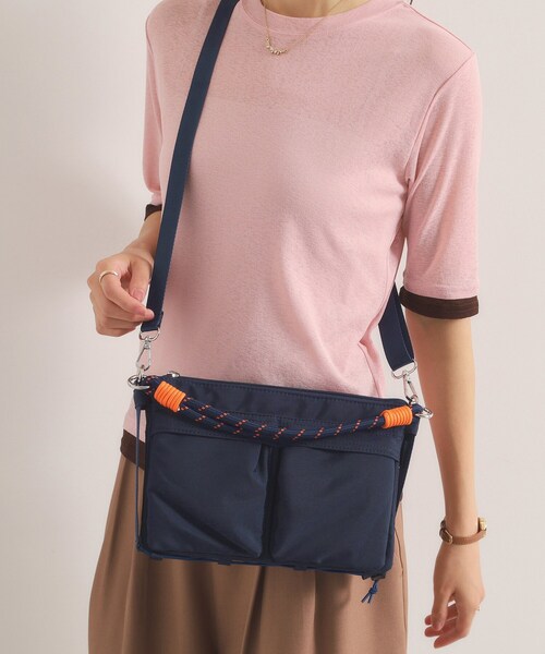 ITS'DEMO(イッツデモ)の「【撥水】2WAYサコッシュ(ショルダーバッグ・レディース・グレー/ネイビー/ブラック・00)」の3枚目の写真