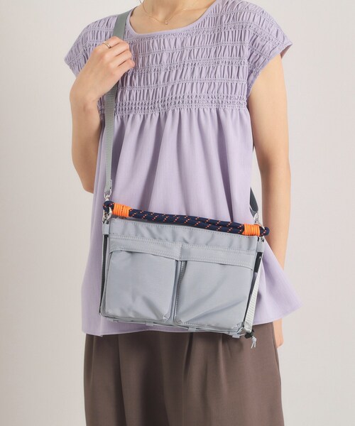 ITS'DEMO(イッツデモ)の「【撥水】2WAYサコッシュ(ショルダーバッグ・レディース・グレー/ネイビー/ブラック・00)」の1枚目の写真