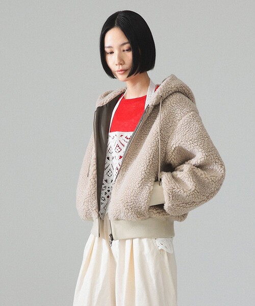 BEAMS BOY(ビームスボーイ)の「maturely / ボア ジップ フーディー(ブルゾン・レディース・ベージュ/チャコールグレー・0/1)」の2枚目の写真