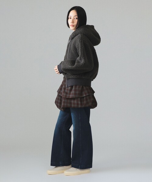 BEAMS BOY(ビームスボーイ)の「maturely / ボア ジップ フーディー(ブルゾン・レディース・ベージュ/チャコールグレー・0/1)」の4枚目の写真