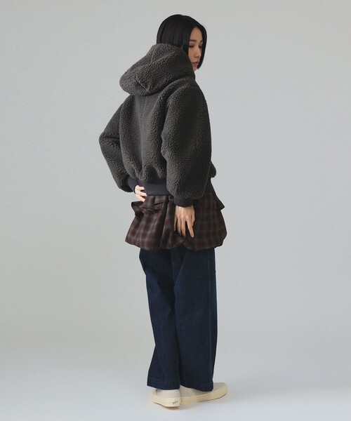 BEAMS BOY(ビームスボーイ)の「maturely / ボア ジップ フーディー(ブルゾン・レディース・ベージュ/チャコールグレー・0/1)」の5枚目の写真