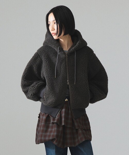 BEAMS BOY(ビームスボーイ)の「maturely / ボア ジップ フーディー(ブルゾン・レディース・ベージュ/チャコールグレー・0/1)」の6枚目の写真