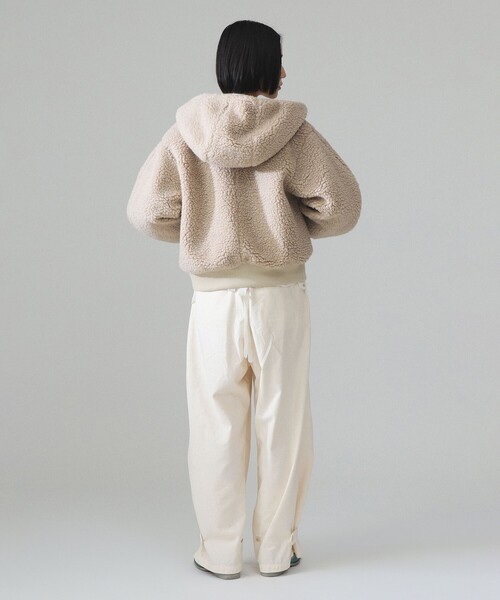 BEAMS BOY(ビームスボーイ)の「maturely / ボア ジップ フーディー(ブルゾン・レディース・ベージュ/チャコールグレー・0/1)」の9枚目の写真
