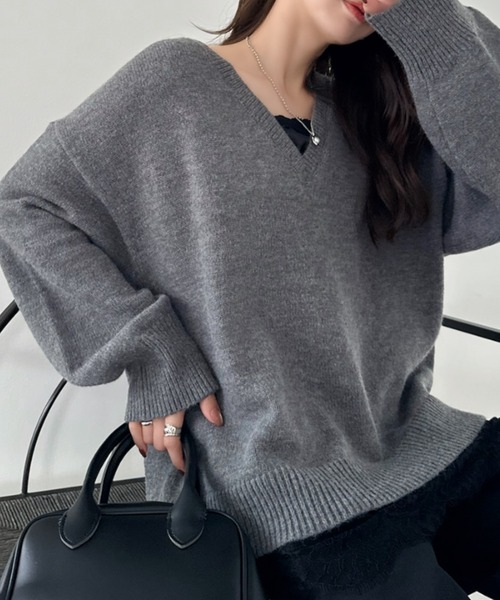 Eclat one(エクラワン)の「【Eclat one】バックシャン Vネック ニット(ニット/セーター・レディース・オフホワイト/ベージュ/チャコール・FREE)」の3枚目の写真