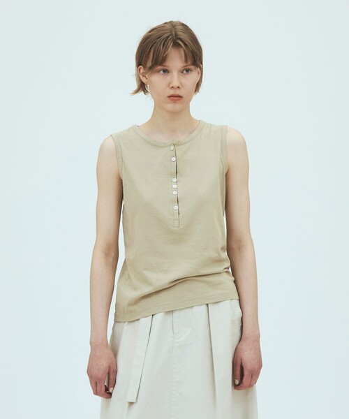 v::room(ヴィルーム)の「V::room コットンジャージー ヘンリーネックノースリーブプルオーバー(Tシャツ/カットソー・レディース・グレー/ホワイト/ベージュ・FREE)」の10枚目の写真