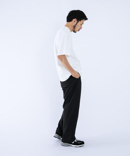 EKAL（エカル）の「『イージーケア』ロゴワッペンTシャツ（Tシャツ/カットソー・メンズ・ベージュ系その他/ホワイト/グリーン・MEDIUM/LARGE）」の6枚目の写真