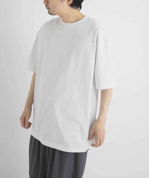 EKAL（エカル）の「『イージーケア』ロゴワッペンTシャツ（Tシャツ/カットソー・メンズ・ベージュ系その他/ホワイト/グリーン・MEDIUM/LARGE）」の8枚目の写真