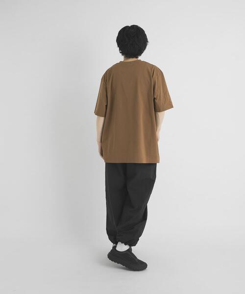 EKAL（エカル）の「『イージーケア』ロゴワッペンTシャツ（Tシャツ/カットソー・メンズ・ベージュ系その他/ホワイト/グリーン・MEDIUM/LARGE）」の22枚目の写真