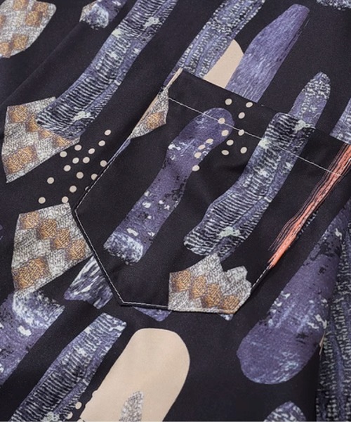 U:UME(ユーム)の「Artistry Camp Collar Shirt(シャツ/ブラウス・メンズ・ブルー・MEDIUM)」の5枚目の写真