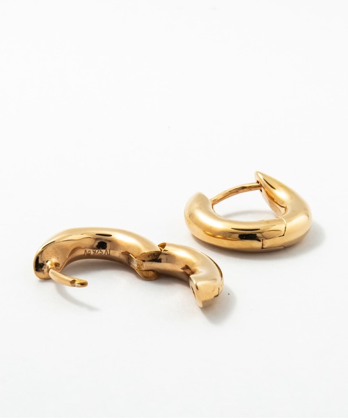 ANNIKA INEZ(アニカイネズ)の「【ANNIKA INEZ】ミニフープピアス E1005 SML Wide Oblique Hoops, Sml(ピアス(両耳用)・レディース・ゴールド・FREE)」の6枚目の写真