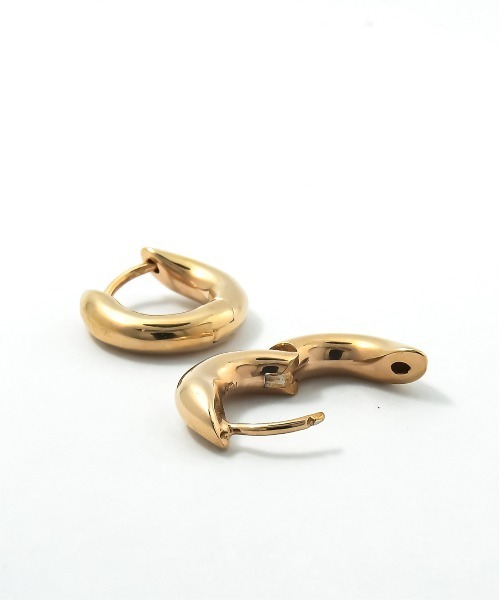 ANNIKA INEZ(アニカイネズ)の「【ANNIKA INEZ】ミニフープピアス E1005 SML Wide Oblique Hoops, Sml(ピアス(両耳用)・レディース・ゴールド・FREE)」の5枚目の写真