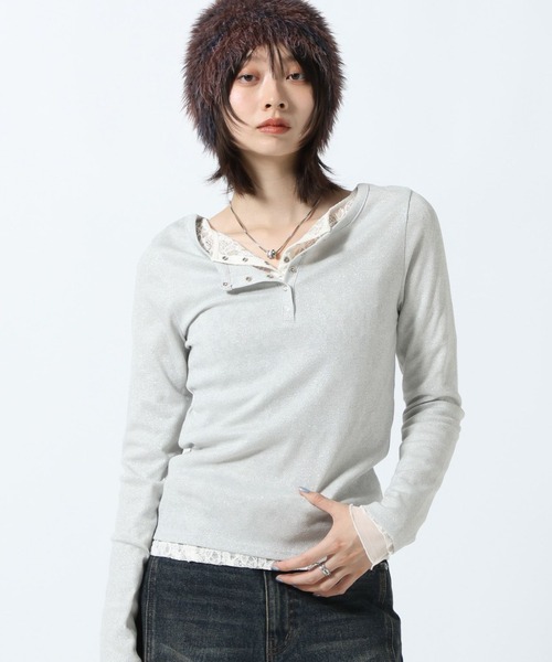 PAGEBOY（ページボーイ）の「ラメカットヘンリー2WAYロングスリーブ（Tシャツ/カットソー・レディース・オフホワイト/シルバー/ブルー・FREE）」の2枚目の写真